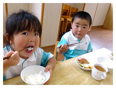 給食