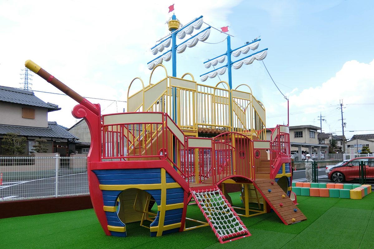 園庭（大型遊具）